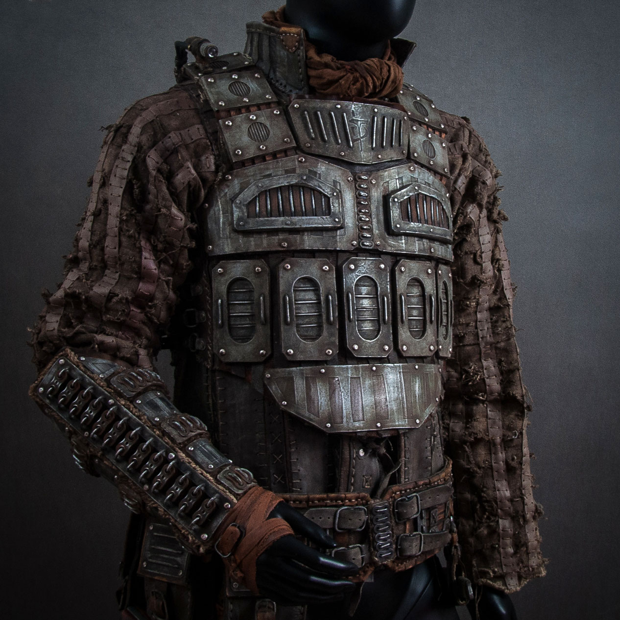 postapocalytpic-doomslayer-armor