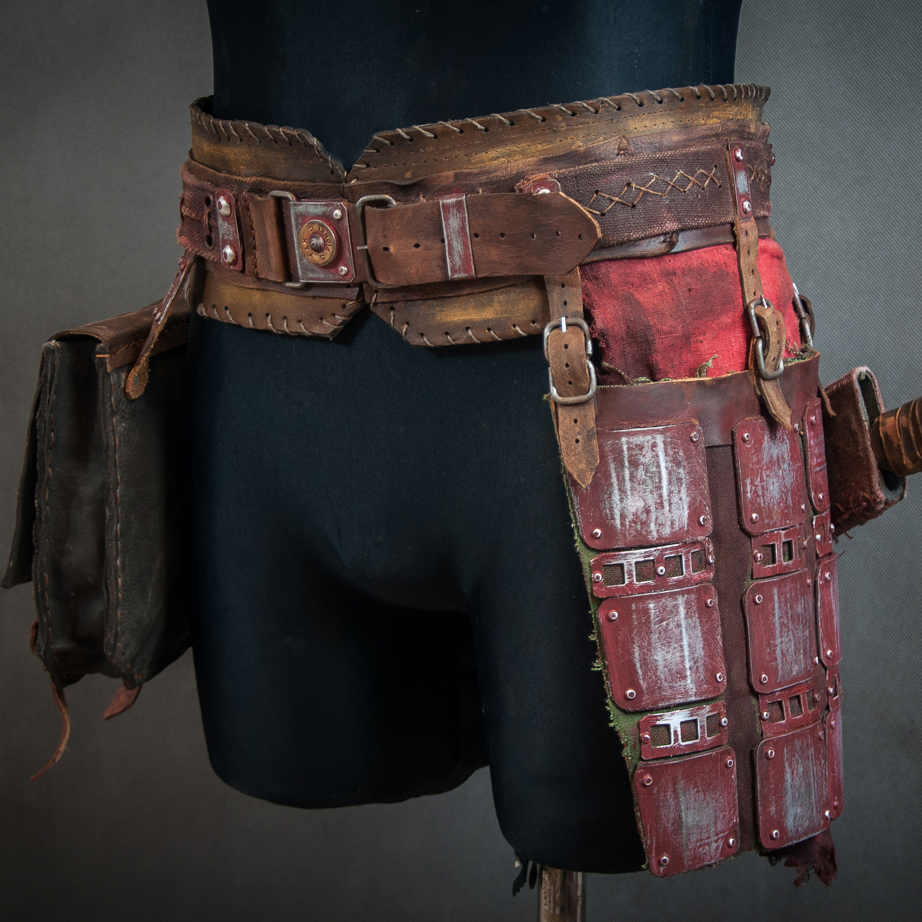belt-thigh-armor-machete