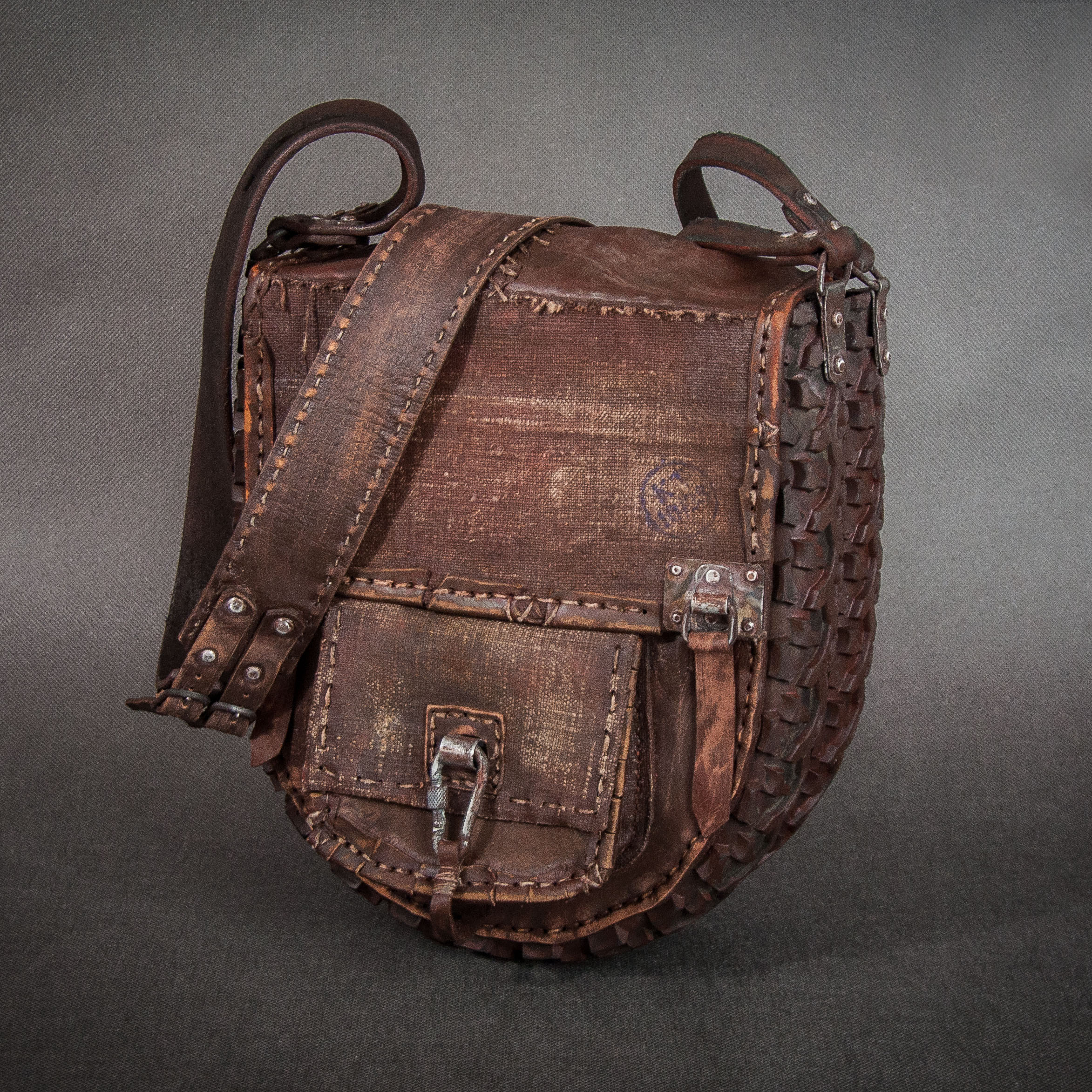 mainphoto-recycled-material-bags