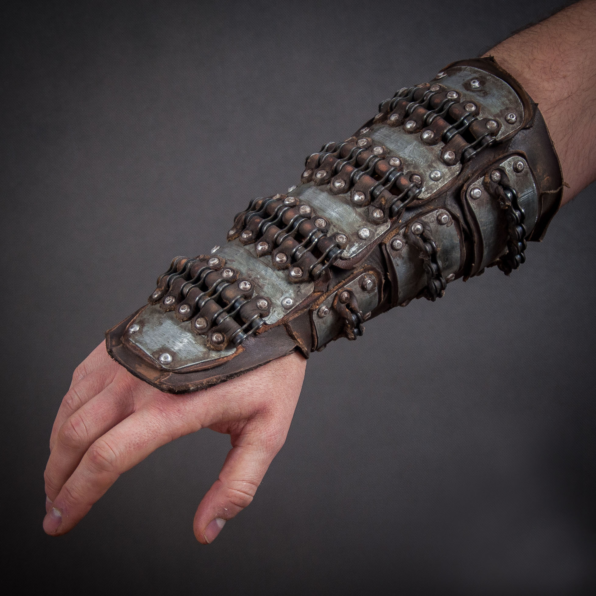 vambrace-bike-chain